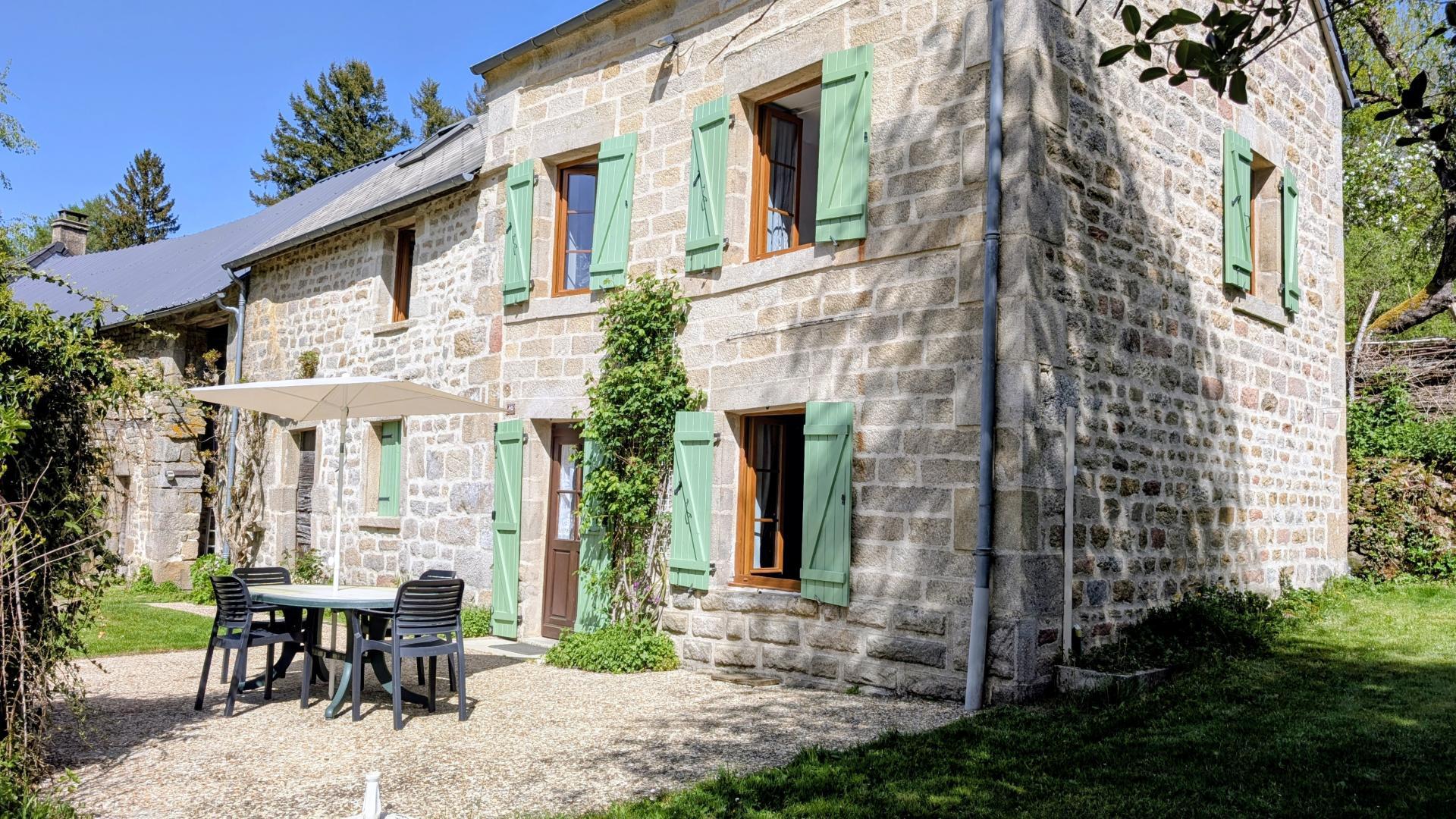 Gite "Chateaucourt" à Beaumont Du Lac en Haute-Vienne (Limousin en Nouvelle Aquitaine)_2