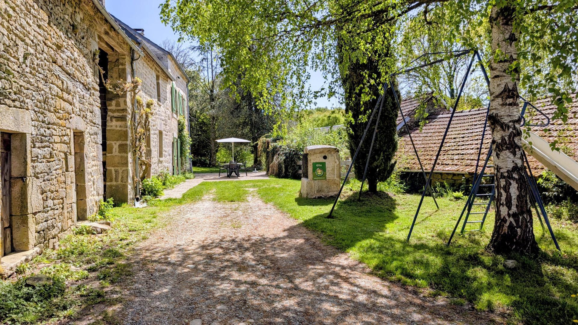 Gite "Chateaucourt" à Beaumont Du Lac en Haute-Vienne (Limousin en Nouvelle Aquitaine)_2