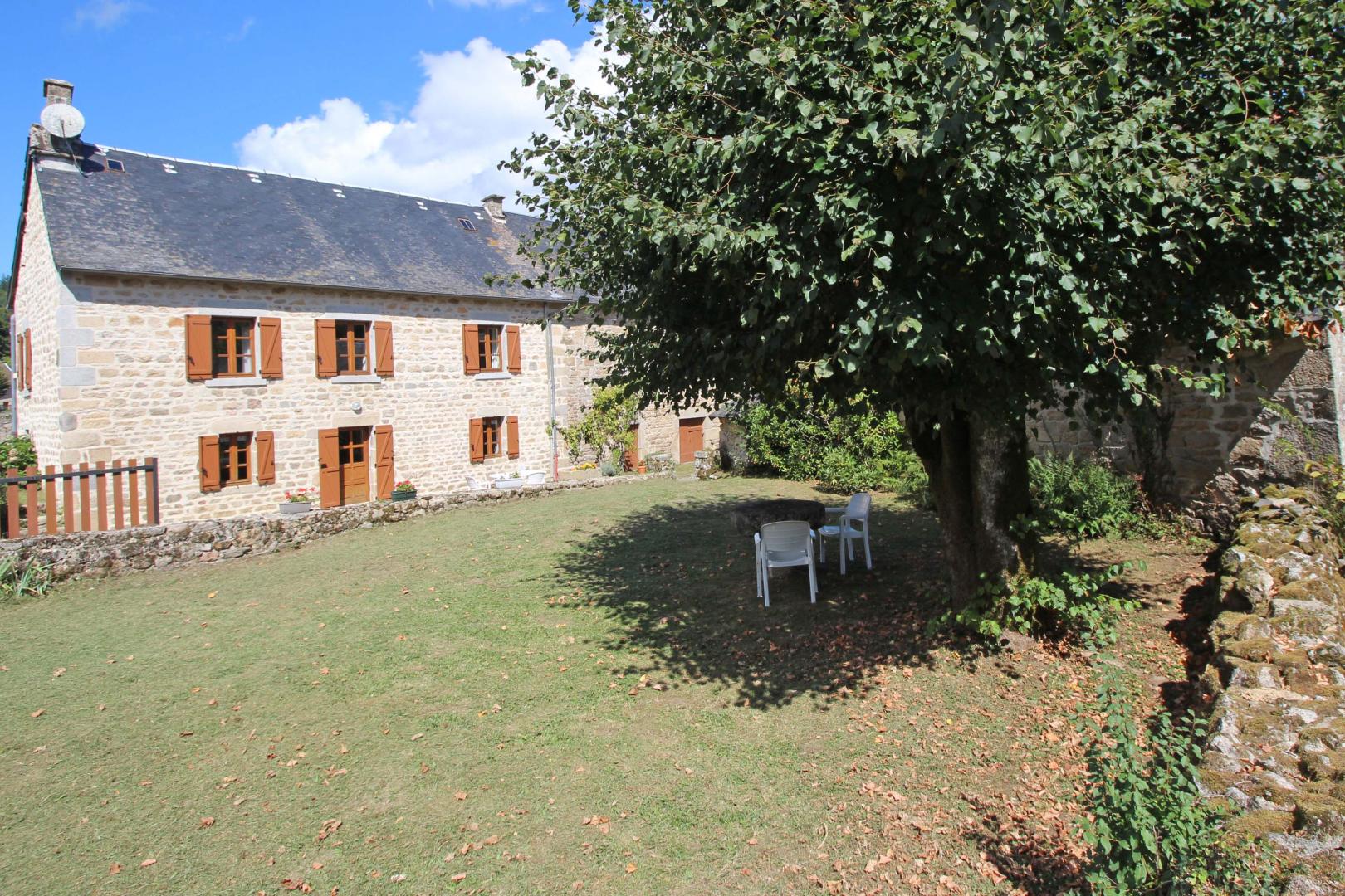 Gite "Vichez" à Beaumont Du Lac en Haute-Vienne (Limousin en Nouvelle Aquitaine). Le Lac de Vassivière._1