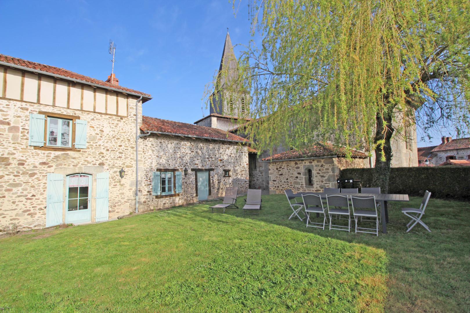 Gîte 'Le Presbytère' à SaintDenis des Murs en Haute-Vienne (Nouvelle Aquitaine)_1