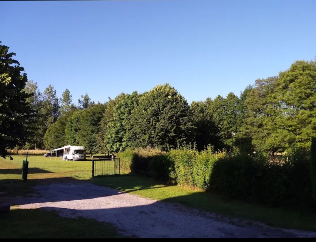 Camping St Hilaire le Château