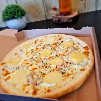 Authentic's Pizza