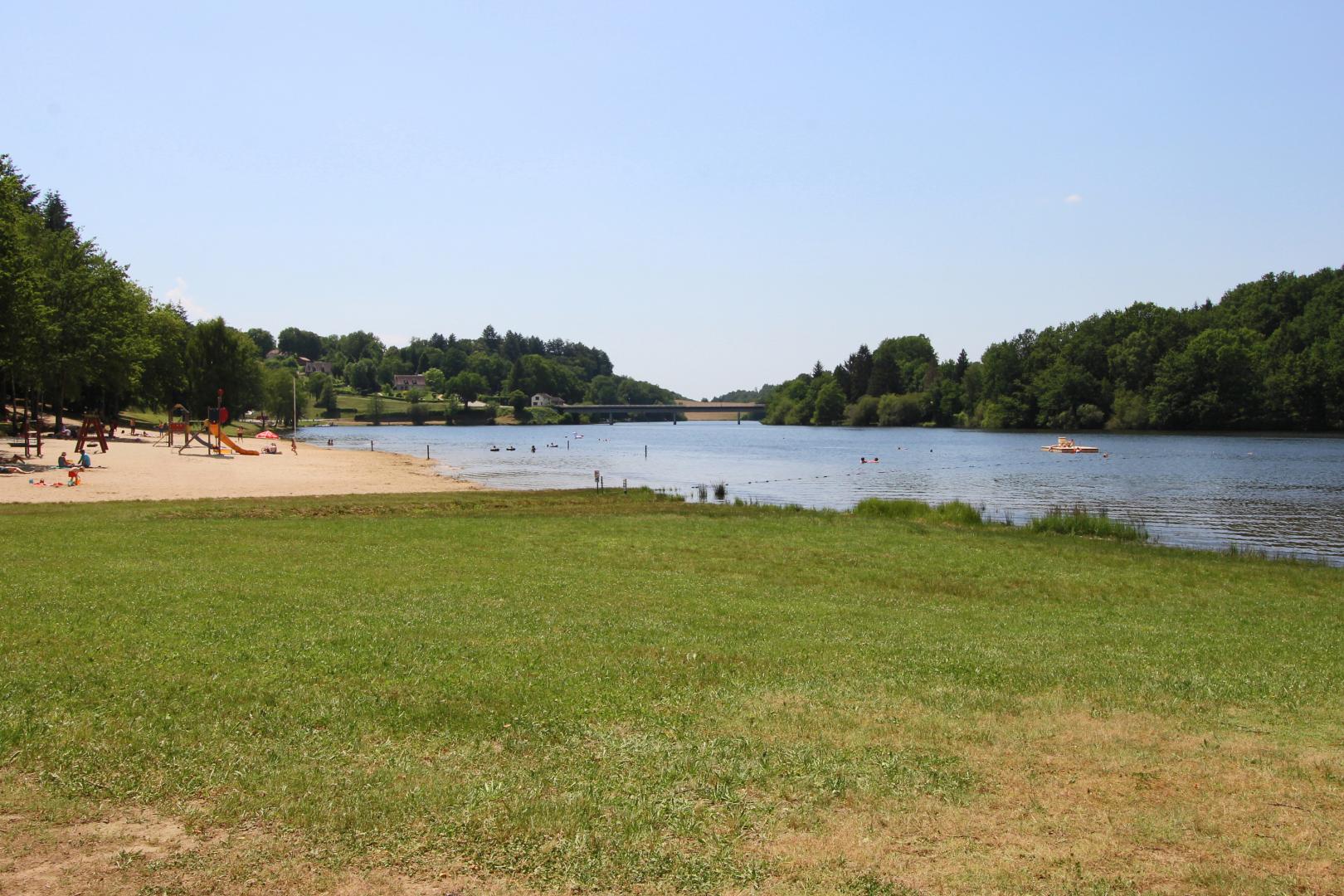 Gite "Le Lac" à Bujaleuf en Haute-Vienne (Limousin en Nouvelle Aquitaine)_12