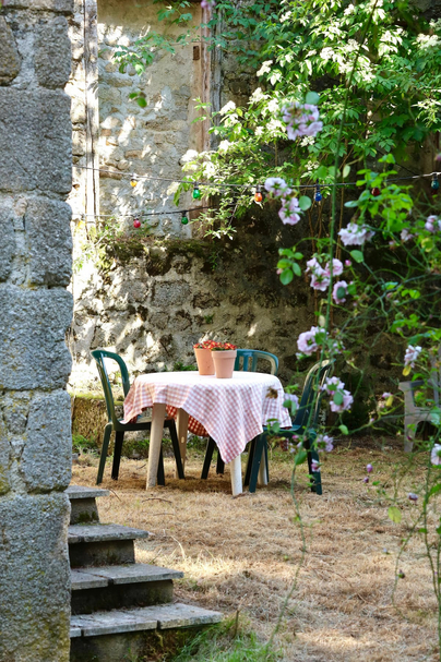 salon de jardin dans terrasse privative
