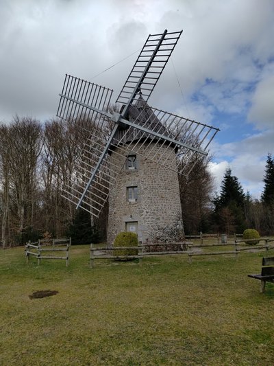 Le Moulin