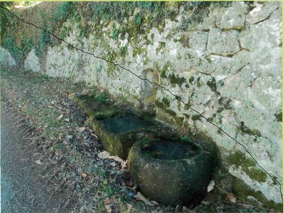 Issoudun Létrieix -Fontaine-abreuvoir de Haute Faye