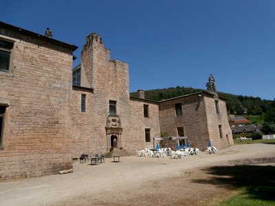 Château à Nedde