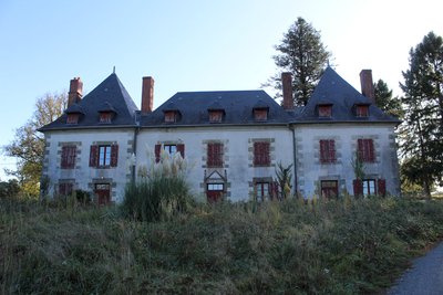 Anciennes écuries des Monts