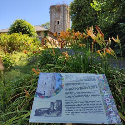 Panneau explicatif sur la tour d'Échizadour