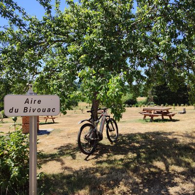 Aire de bivouac du Rouvereau à Saint-Méard
